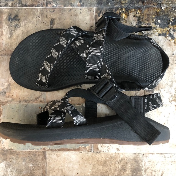 Chaco Shoes Chaco Mens Sandals Size 1 No Toe Strap Standard Width